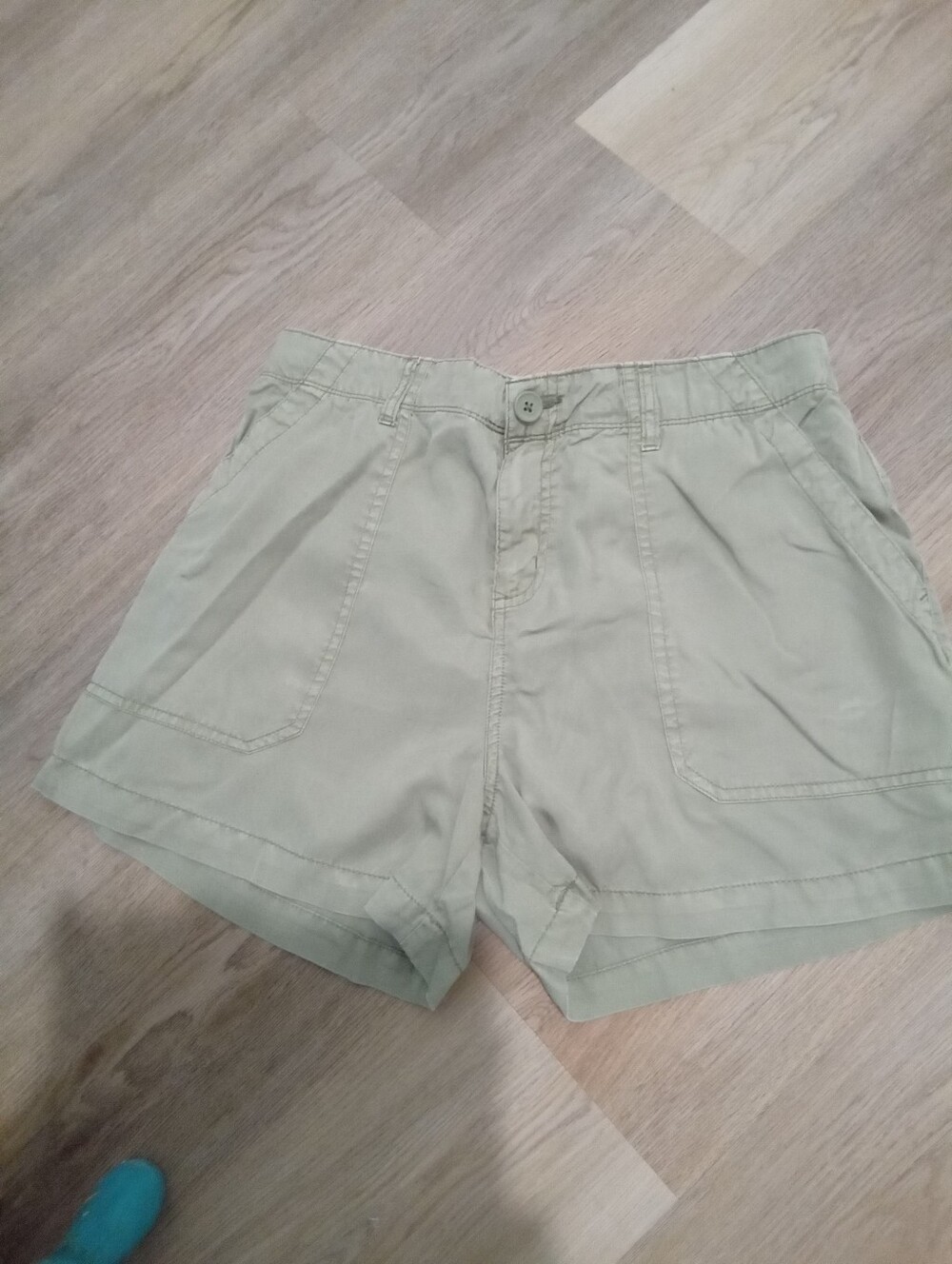 Social Standard by Sanctuary Size L Olive Green Women's Utility Shorts